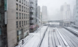 引き続き雪…